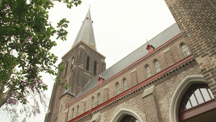 Gerenoveerde Heilig Hartkerk Sint-Amandsberg feestelijk geopend